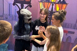 Фотография перформанса Чужая особь от компании Пятница Даниеля (Фото 1)